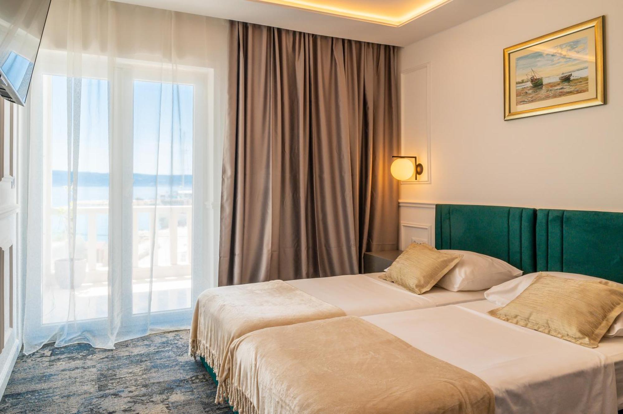 Hotel Krilo Jesenice  Zewnętrze zdjęcie