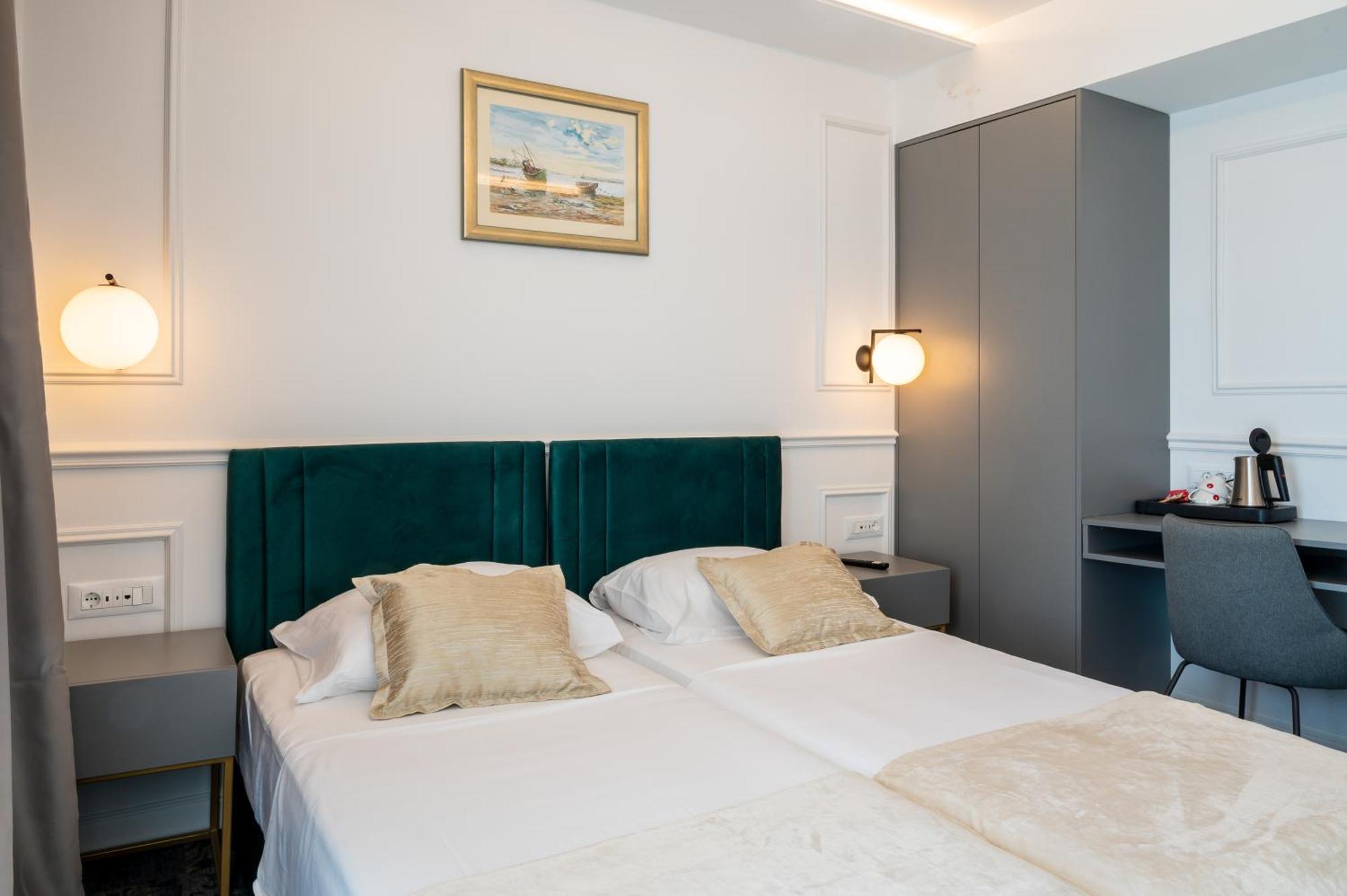 Hotel Krilo Jesenice  Zewnętrze zdjęcie