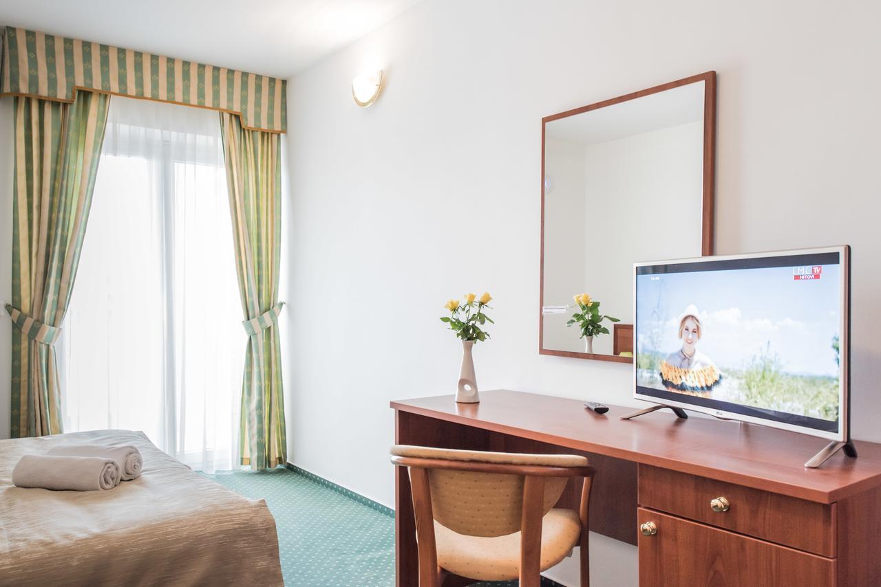 Hotel Krilo Jesenice  Zewnętrze zdjęcie