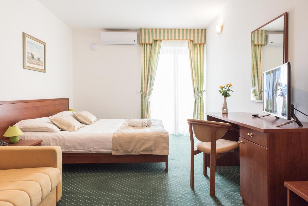 Hotel Krilo Jesenice  Zewnętrze zdjęcie